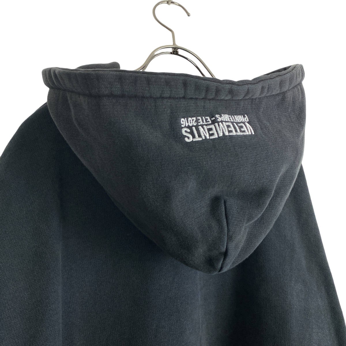 Used 2016 SS Vetements Titanic Hoodie Mens Size M Black Color