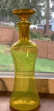 Blenko or Empoli Lemon Yellow Decanter W/ Mushroom Stopper 10 5/8” Tall