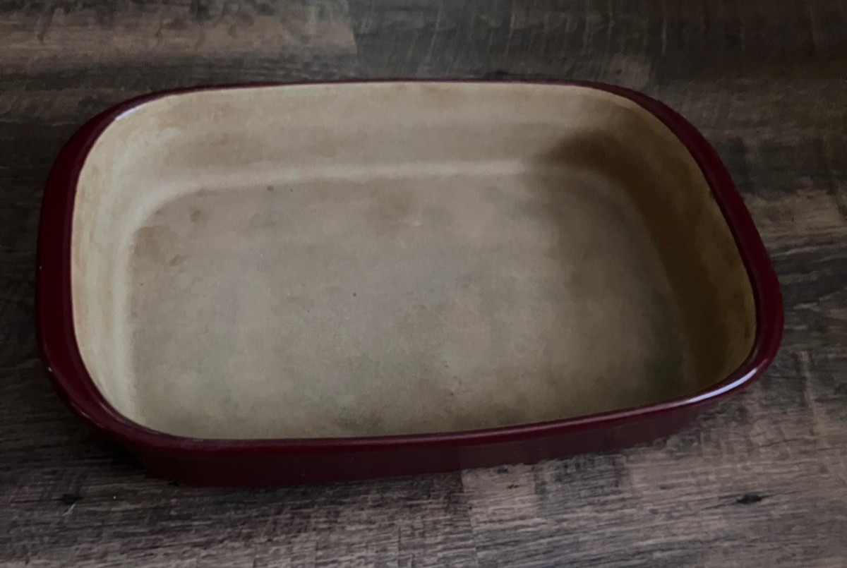 PAMPERED CHEF- FAMILY HERITAGE STONEWARE- RECTANGULAR BAKER- CRANBERRY