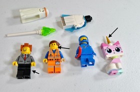 Lego set 70818 Lego Movie &ndash; Double Decker Couch - some substituted pieces