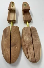 Moneysworth & Best CEDAR Men's LARGE Shoe Tree 31012, Hook Heel & Split Toe