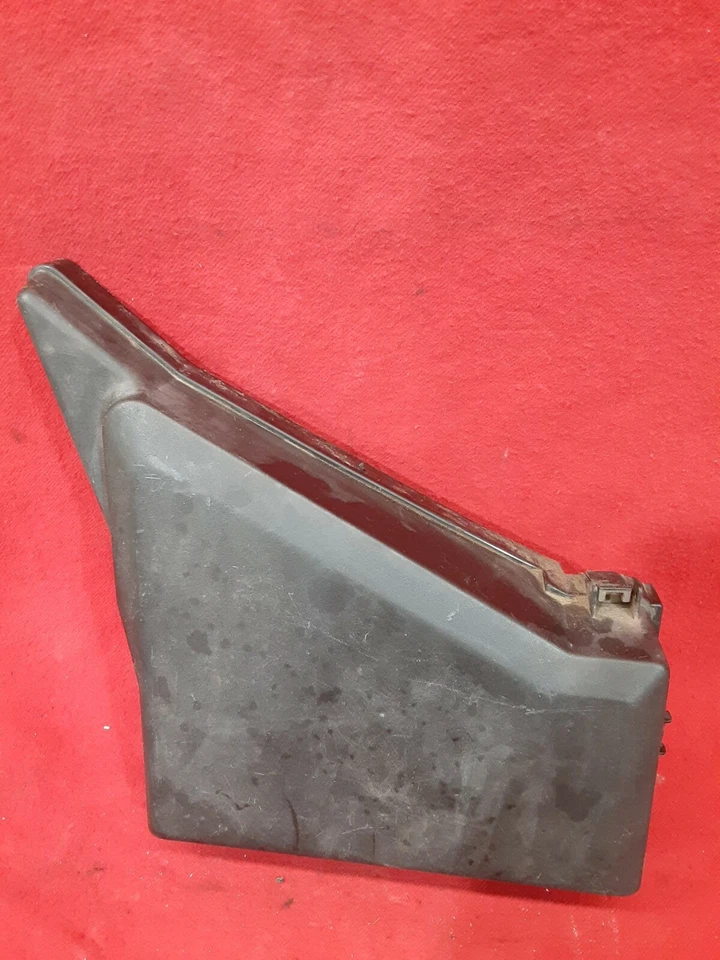 Cubierta de caja de fusibles debajo del capó Subaru Outback Legacy 1999-2004 plástico negro Foto 2 de 4