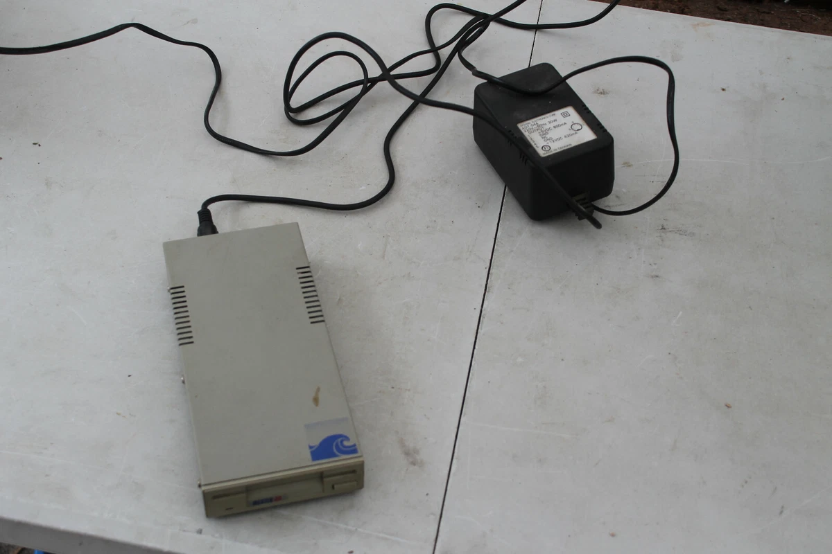 Lecteur De Disquettes Interne Amstrad CPC 6128 - Modèle EME-156 - Occasion