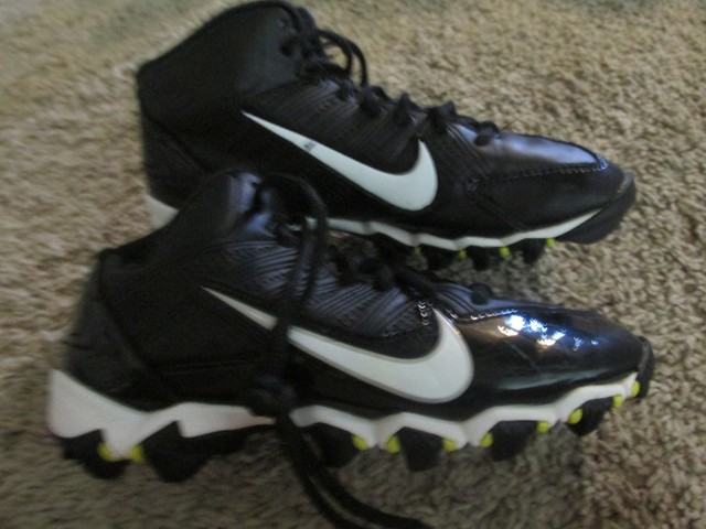 nike alpha shark fastflex