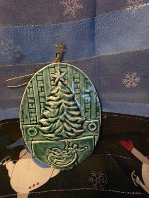 DENISE DELONG SIGNED CERAMIC TILE CHRISTMAS ORNAMENT 4 inches high