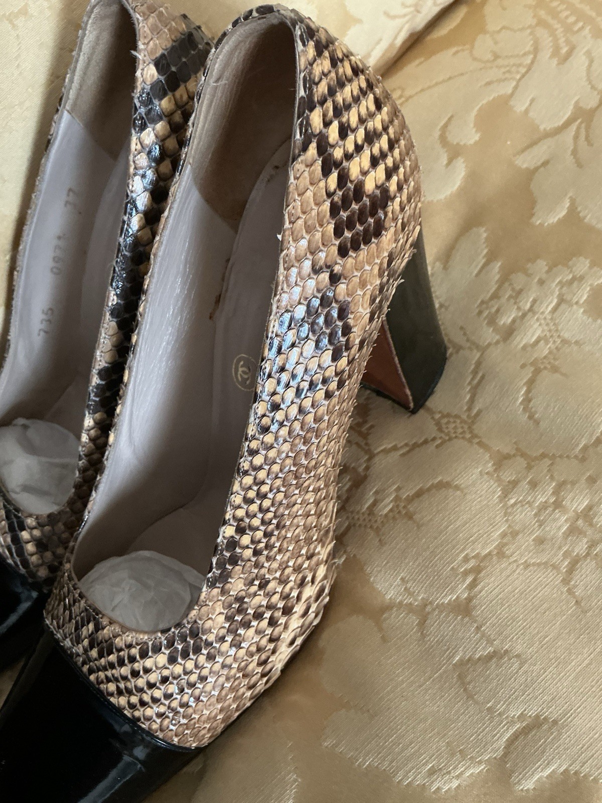 Authentic “CHANEL” Pumps 37 Python snake Patent  … - image 2