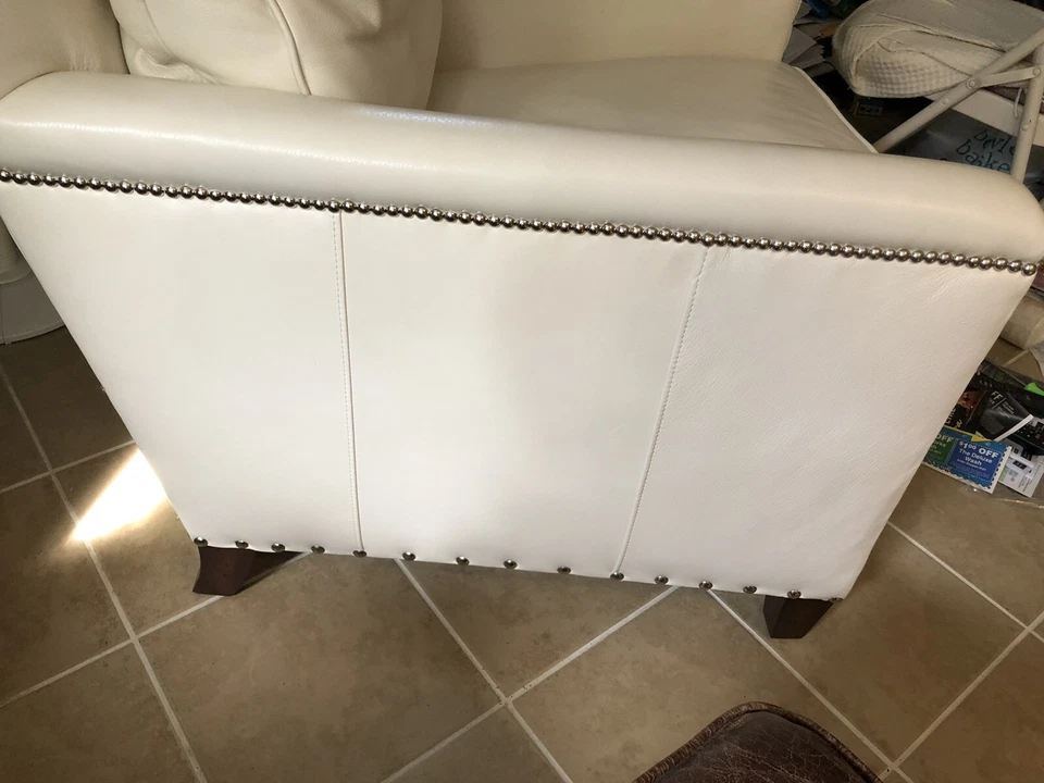 белое кожаное акцентное кресло - Изображение 3 из 4