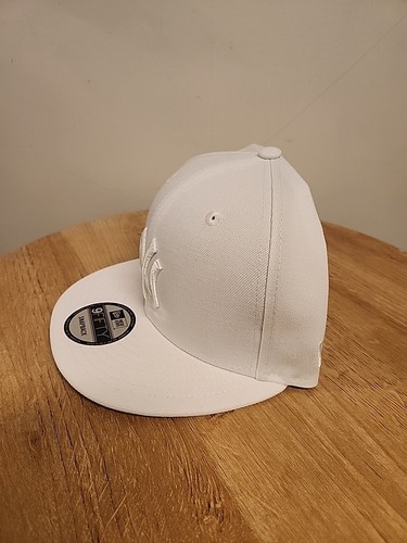 New Era 9Fifty Ny Yankees White On White Flat Bill SnapBack Hat - Picture 3 of 4