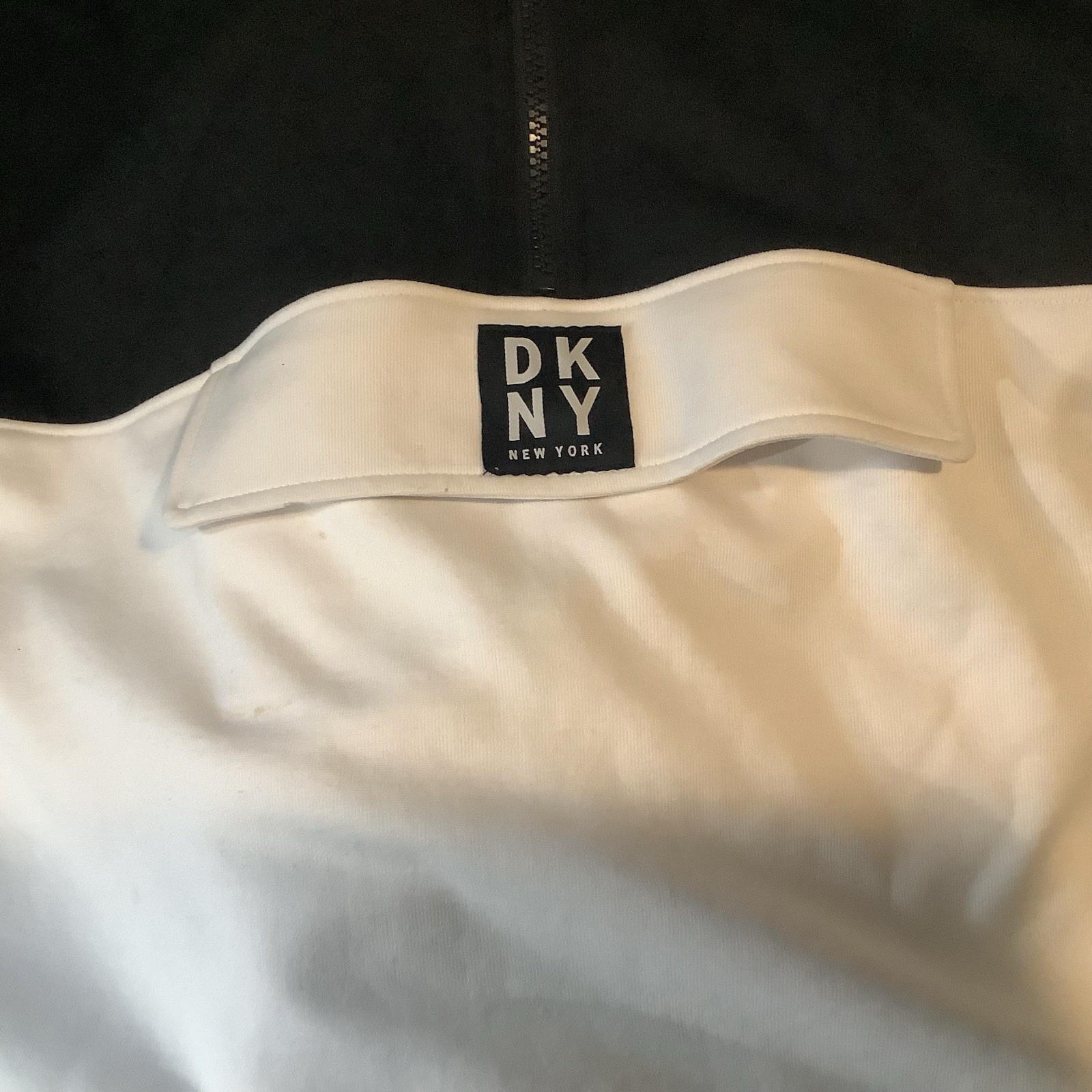 DKNY sweatshirt Medium Polyester Drawstring Waist - image 6