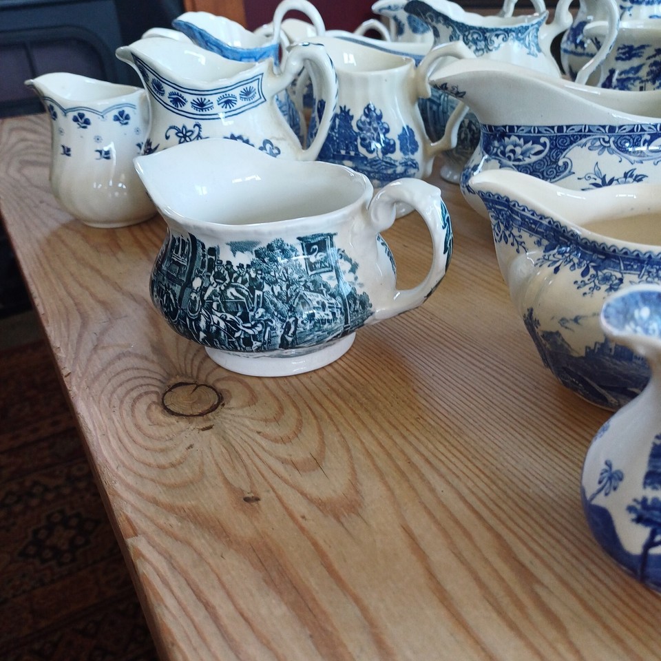 18 Vintage Blue & White China Jugs And Gravy Boats Inc Spode & Wedgwood