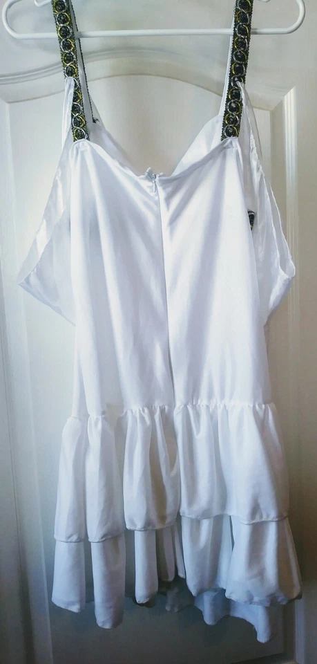 Sexy Mini Vestido Egipcio Elegante Blanco por Spirit Halloween Talla Adulto Mediano Foto 2 de 4