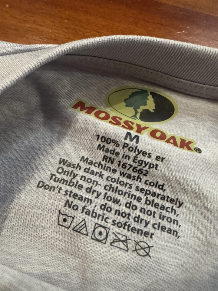 Mossy Oak Mens Long Sleeve Moisture Wicking Camo Flag Shirt Sz M - Image 3 of 4