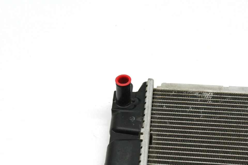 Toyota Prius C 2014 radiador de refrigeración motor 422134-8630 OEM 12 13 14 15 Foto 3 de 4