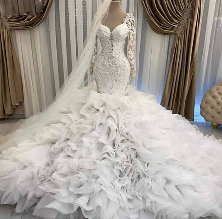 romantic lace elegant mermaid wedding dress Chic V-Neck Long Sleeves Mermaid Lace Wedding Dress