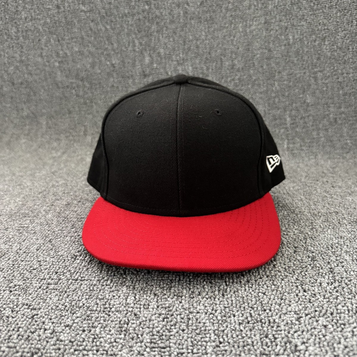 New Era 9FIFTY Black Red Flat Brim Snapback Hat Unisex One Size Streetwear