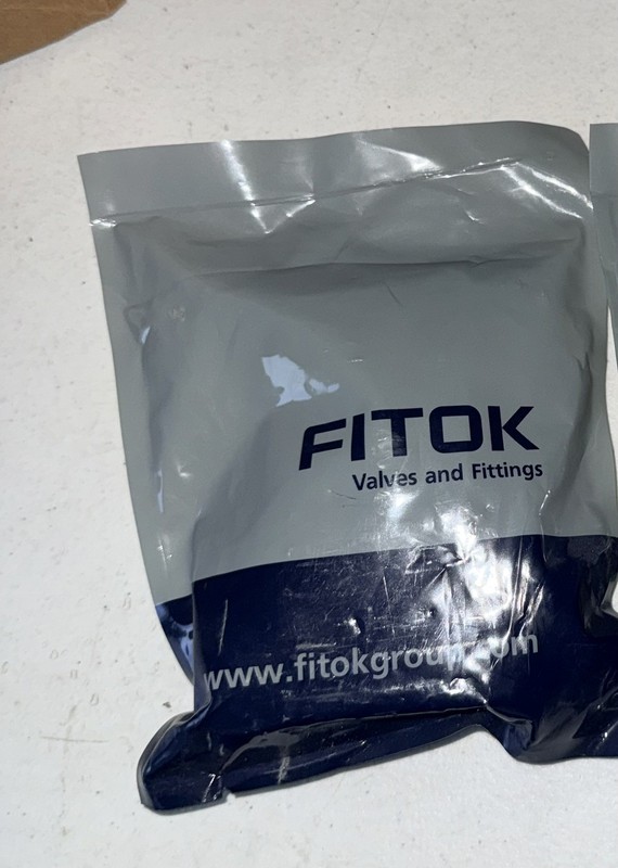 FITOK Needle valve  NBHSS-FNS8-9 2028010574 NEW