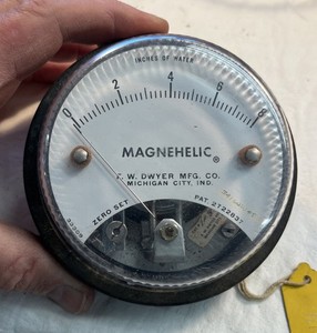Dwyer Magnehelic® Differential Pressure Gauge 0-8" of Water Michigan City