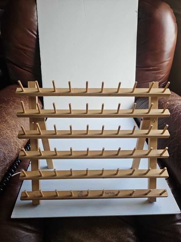 June Tailor Thread Holder Standing-Wall Mount Spool Rack Holds 60 Spools NWOT