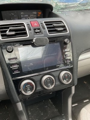 Audio & Visual Equip.(radio) SUBARU FORESTER 18