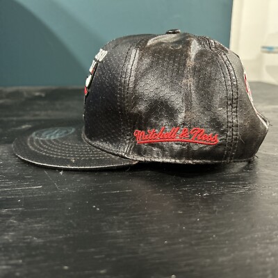 Vintage Sports Specialties NBA Chicago Bulls leather adjustable