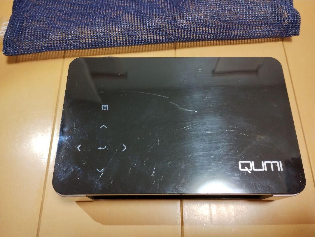 Vivitek QUMI Q5 Projector Portable Clear Image Mobile black Good