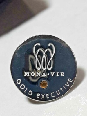 Monavie Mona Vie Juice Gold Executive Pin Award in Org. Box ~ RARE
