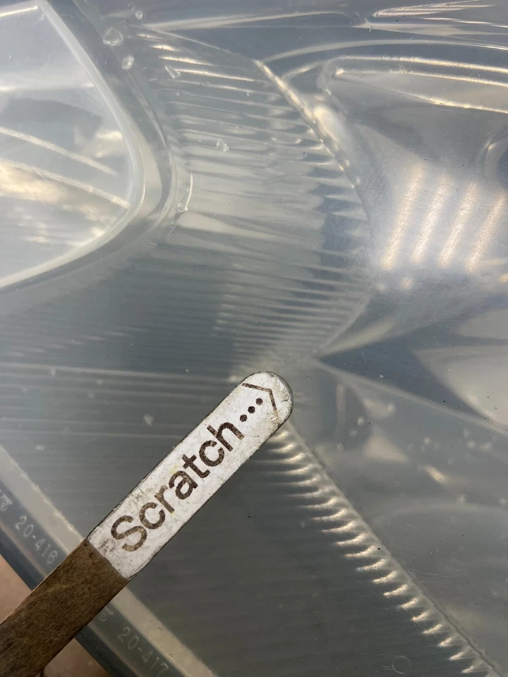 2000 to 2005 Toyota Celica Left Driver LH Side Halogen Headlight OEM Q8880 DW - Image 4 of 4