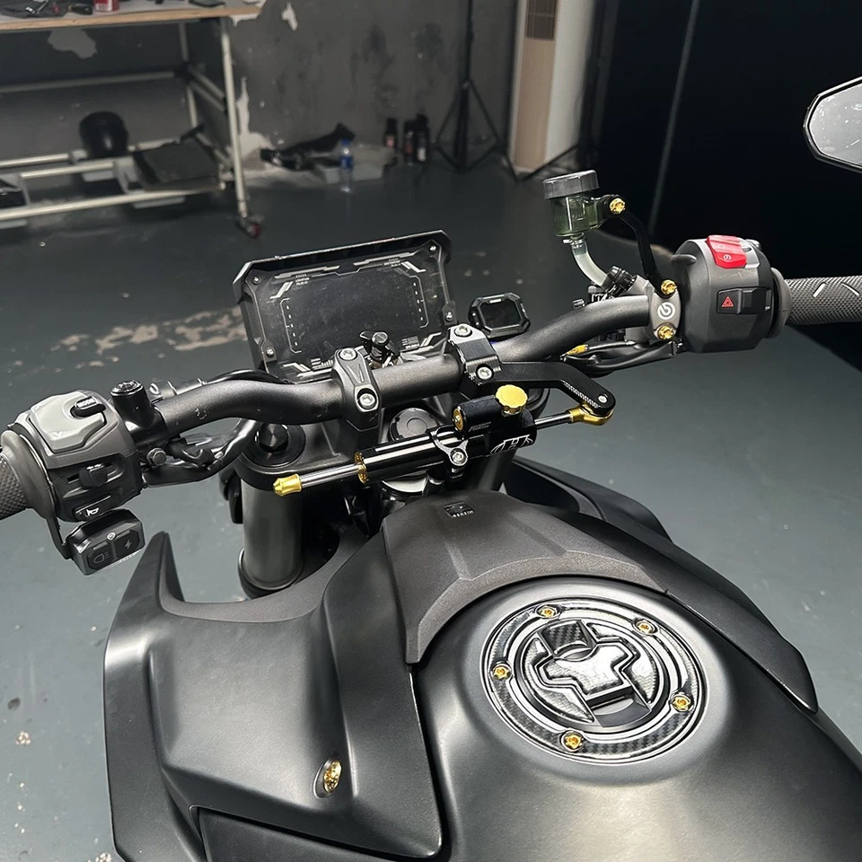 Staffa supporto stabilizzatore ammortizzatore sterzo lineare CNC per SUZUKI GSX-8S 2023-2025 - Immagine 2 di 4