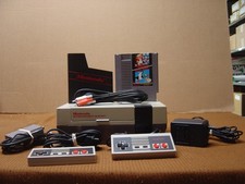 Nintendo NES Console System w/ 2 Controllers, Cables & Mario Duck Hunt w/sleeve