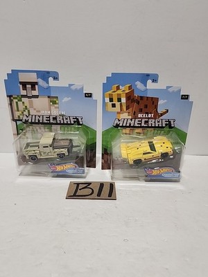 Lot Of 2 Hot Wheels Character Cars Minecraft (Iron Golem4/7, Ocelot7/7)