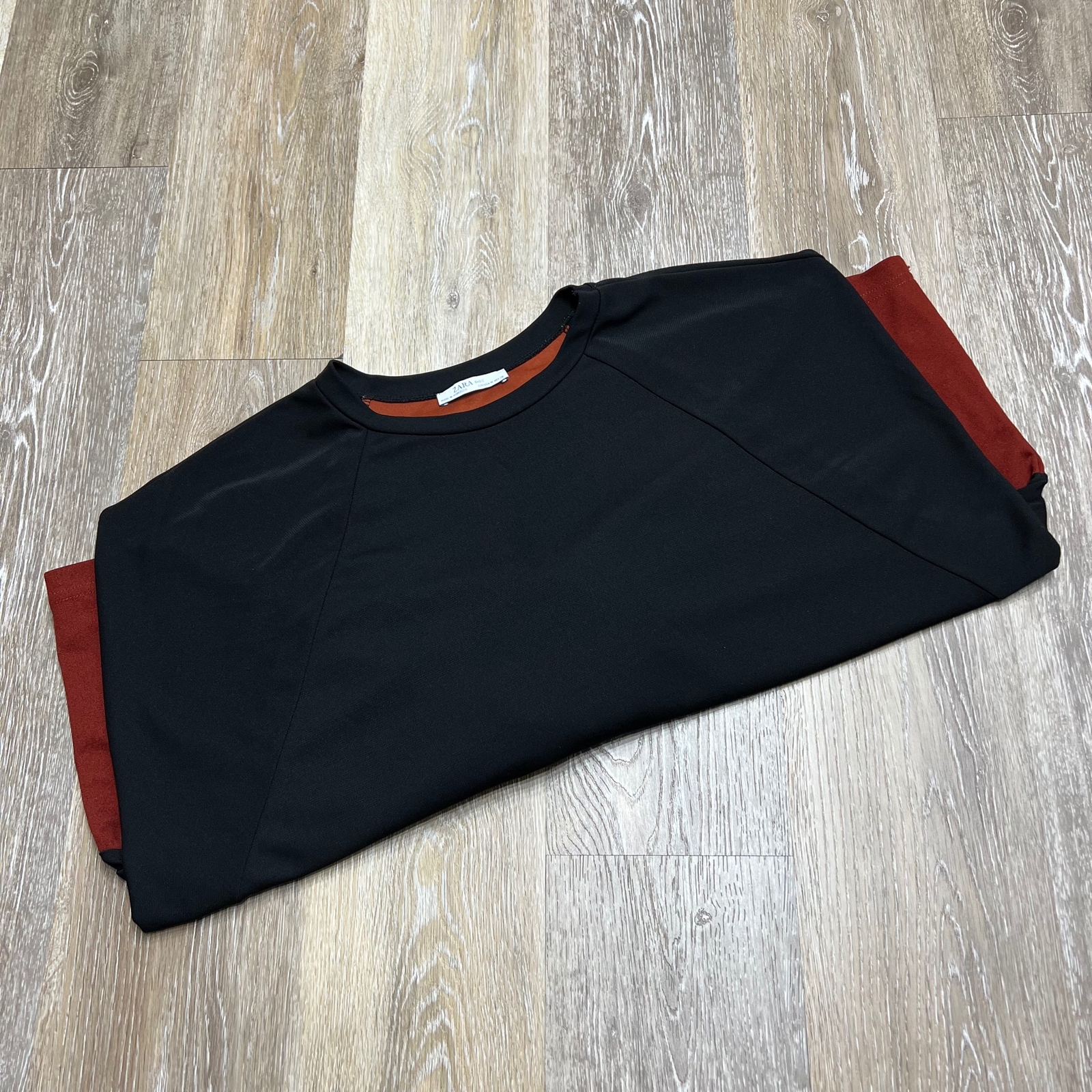 ZARA Basic Black/Red Front Pockets Pullover Top W… - image 4