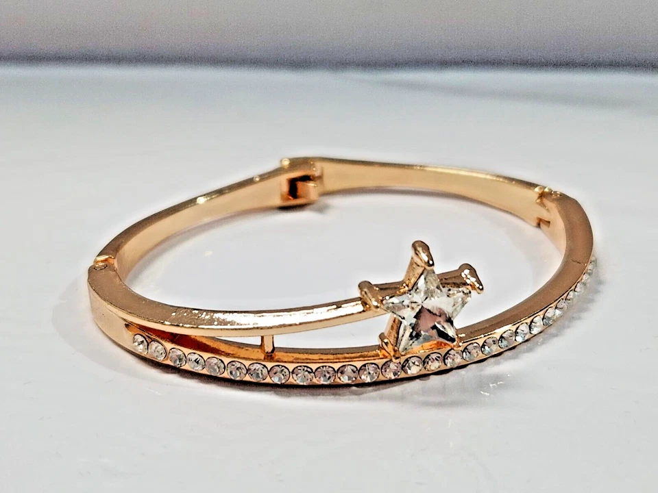 Bracelet/Gold filled diamond cut 18mm Star bangle/UK /S - Image 3 of 4