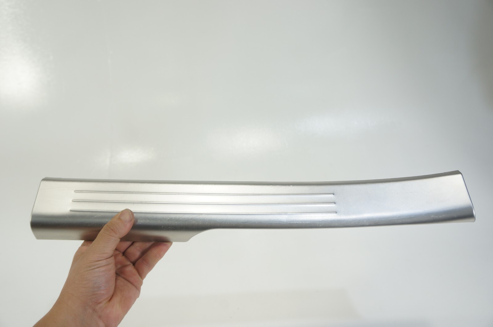 06-2012 Bentley Continental Flying Spur Rear Right Passenger Side Door Step Sill
