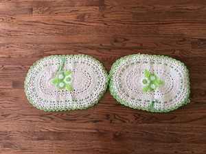 BRAND NEW 3PCS SET CROCHET TOILET SEAT COVER , 2 RUG/TANK COVER