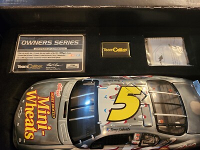 2001 Terry Labonte #5 Honey Frosted Mini Wheats Team Caliber Owners STEEL 1:24