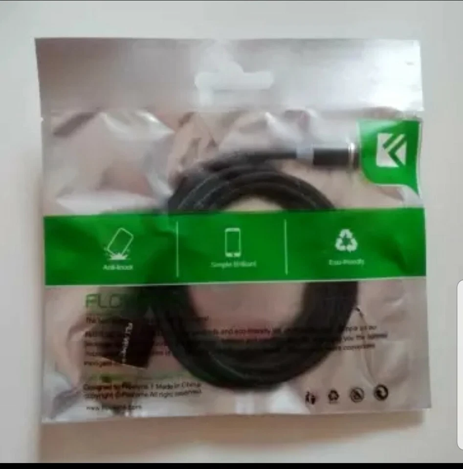 Floveme magnetic cable with Iphone Charger - Image 3 of 4