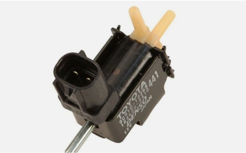New OEM Genuine Toyota VSV Vacuum Purge Switching Valve 90910-12268