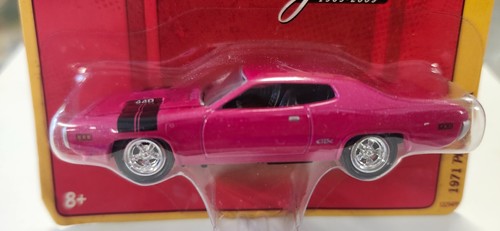 Johnny Lightning 40 Years R4 1971 Plymouth GTX in Pink - Picture 2 of 4