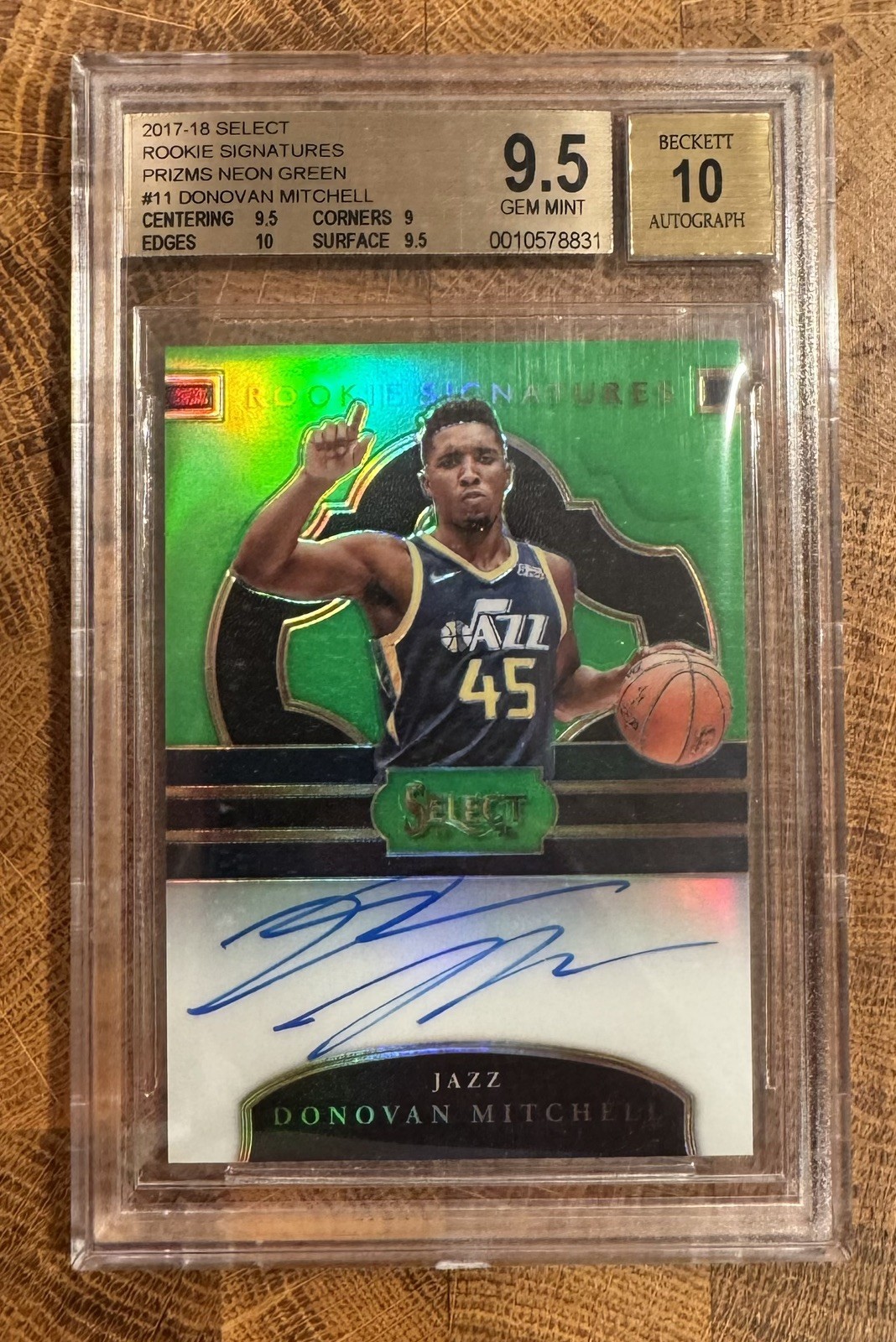 2017/18 Donovan Mitchell Select Neon Green Rookie Auto 08/65 BGS 9.5/10 Gem Mint