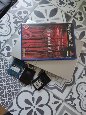 Sony PlayStation 2 Silber Spielkonsole + Spiel und memorycards