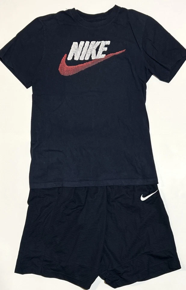 Men's Nike Mixed lot Dri-Fit Shirts/Shorts/Pants Size S - Image 2 of 4