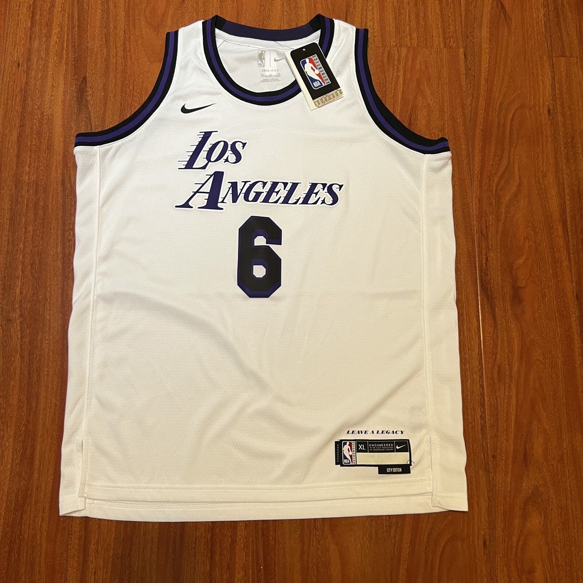 NIKE Lebron James #6 Los Angeles Lakers Swingman Jersey Youth XL