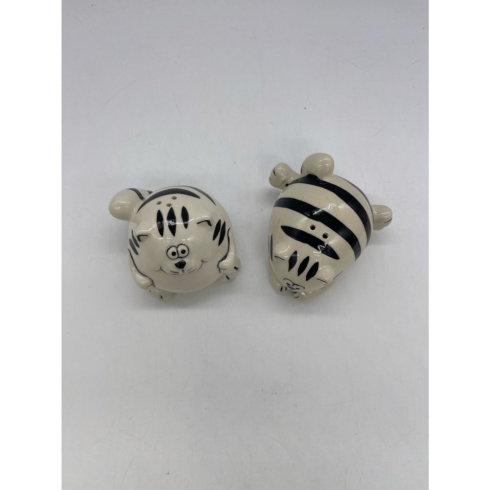 Pier 1 Fat Cats Salt & Pepper Shakers Black & White eBay