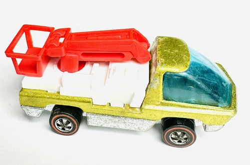 Hot Wheels Redline 1971 Heavyweights Snorkel Lime Bucket Lift Truck Hong Kong