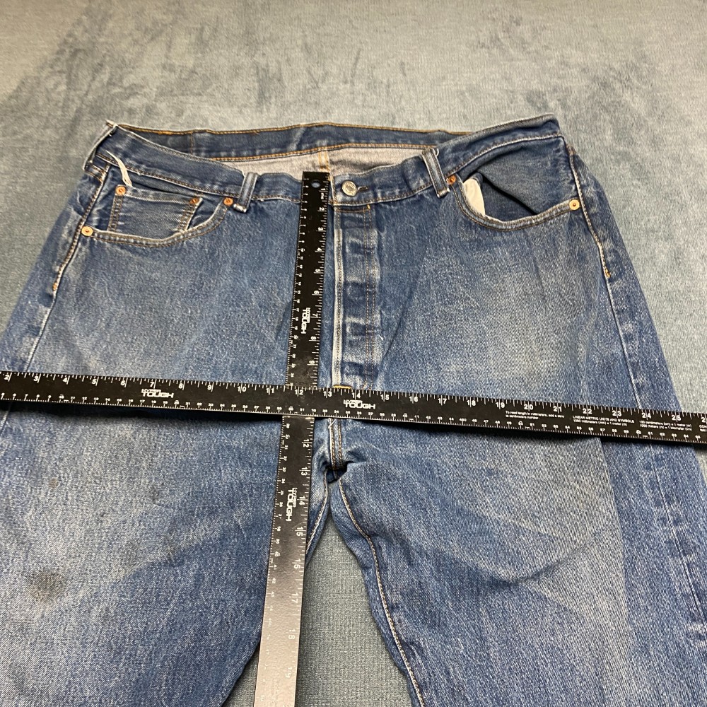 Levi's 501 Jeans Mens 44x34 Blue Denim Cotton Straight Leg Light
