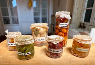 Casa delle bambole miniatura 1:12 sottaceti frutta di TESORI DI CAMPAGNA