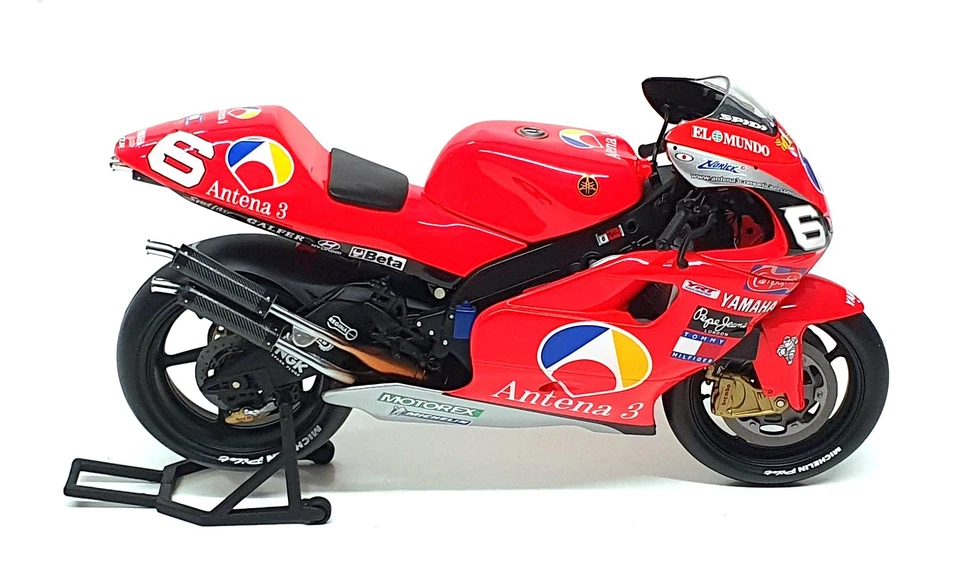 Minichamps 1/12 Scale 122 016306 - Yamaha YZR 500 N. Abe #6 500cc GP 2001 - Image 3 of 4