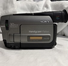Sony Handycam Vision CCD-TRV82 NTSC Hi8 8mm Video Camcorder
