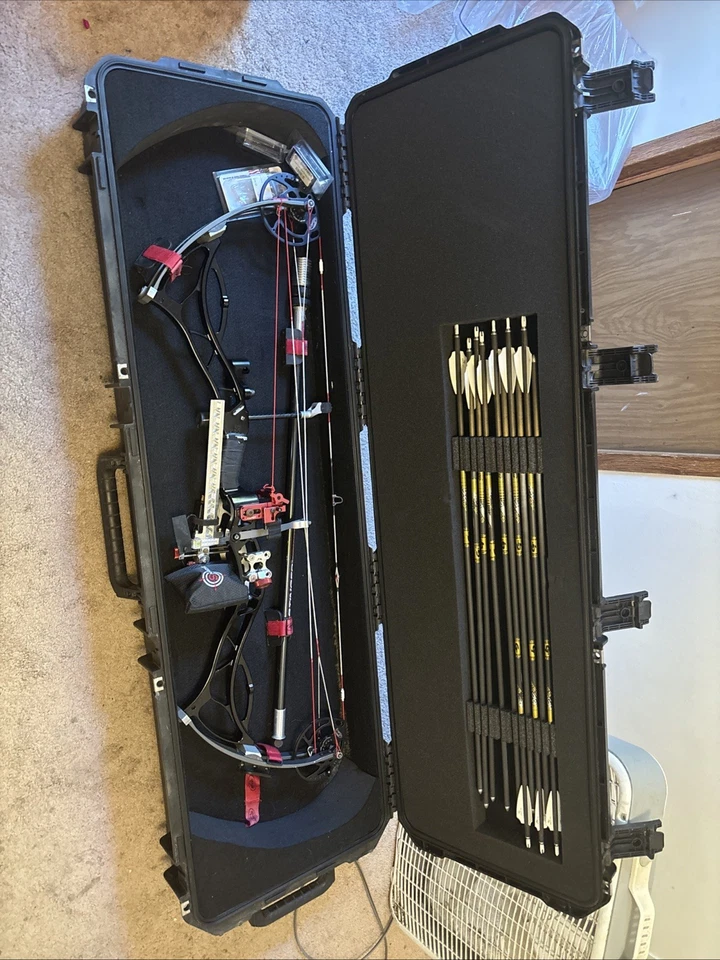 Bowtech Fanatic 3.0 Blackout Putter LH, 24-29in DL, 50-60lb DW - Image 2 of 4