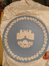 Wedge Wood Blue Jasper Plate "1976 Christmas Hampton Court" W/Box